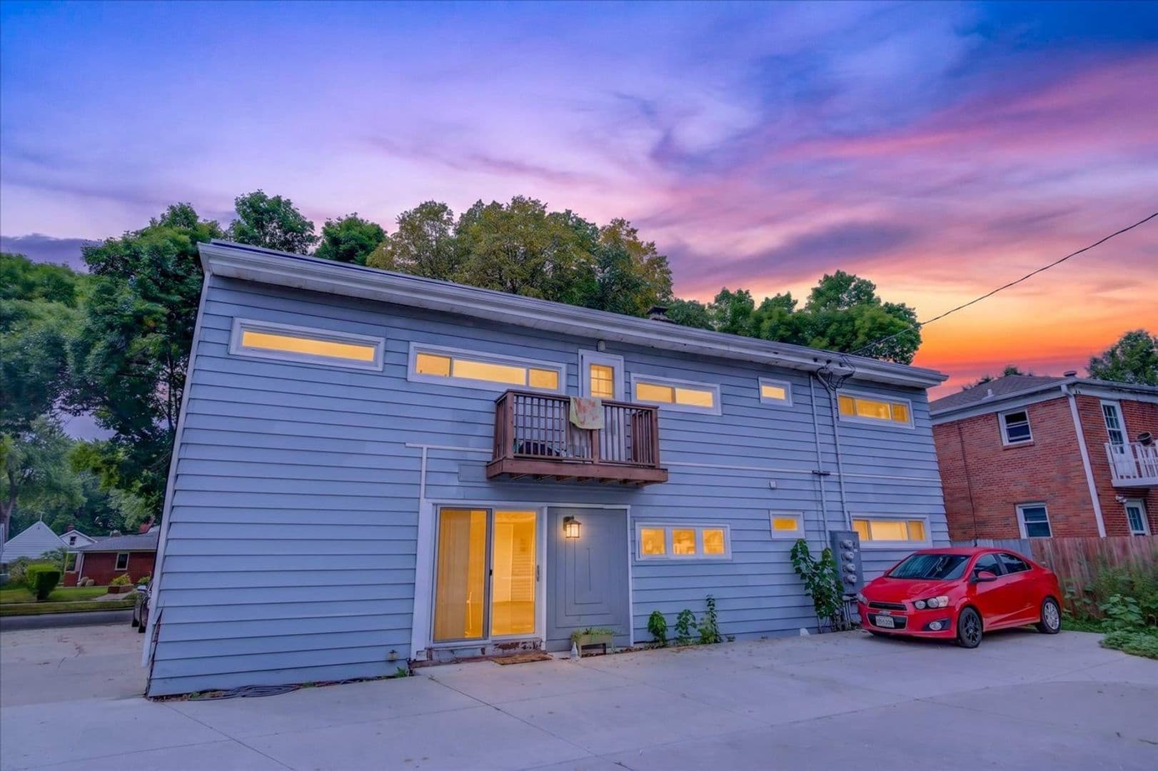 Madison Apartment: 4310 Mohawk Dr