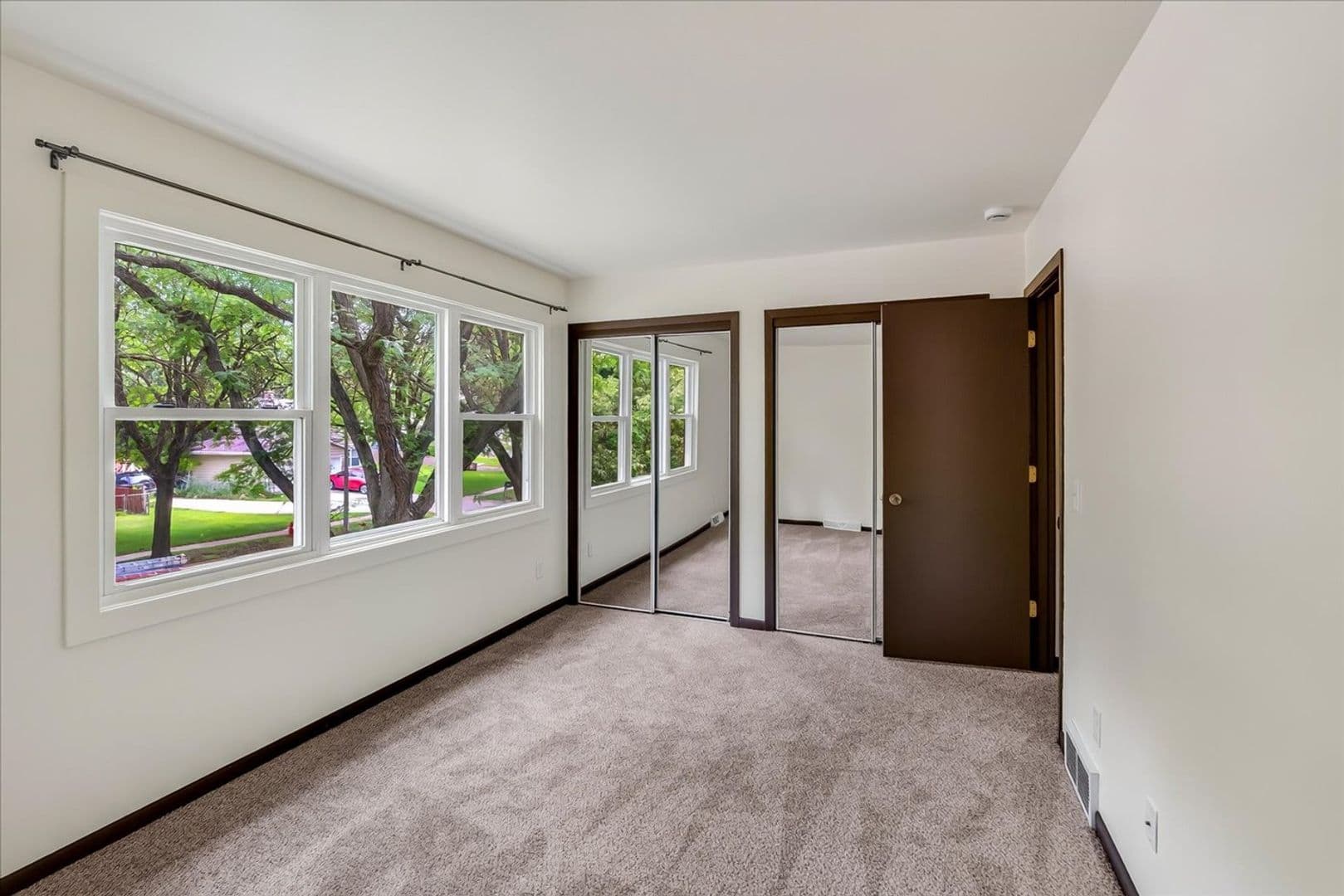 Madison Apartment: 6517-6519 Tottenham Rd