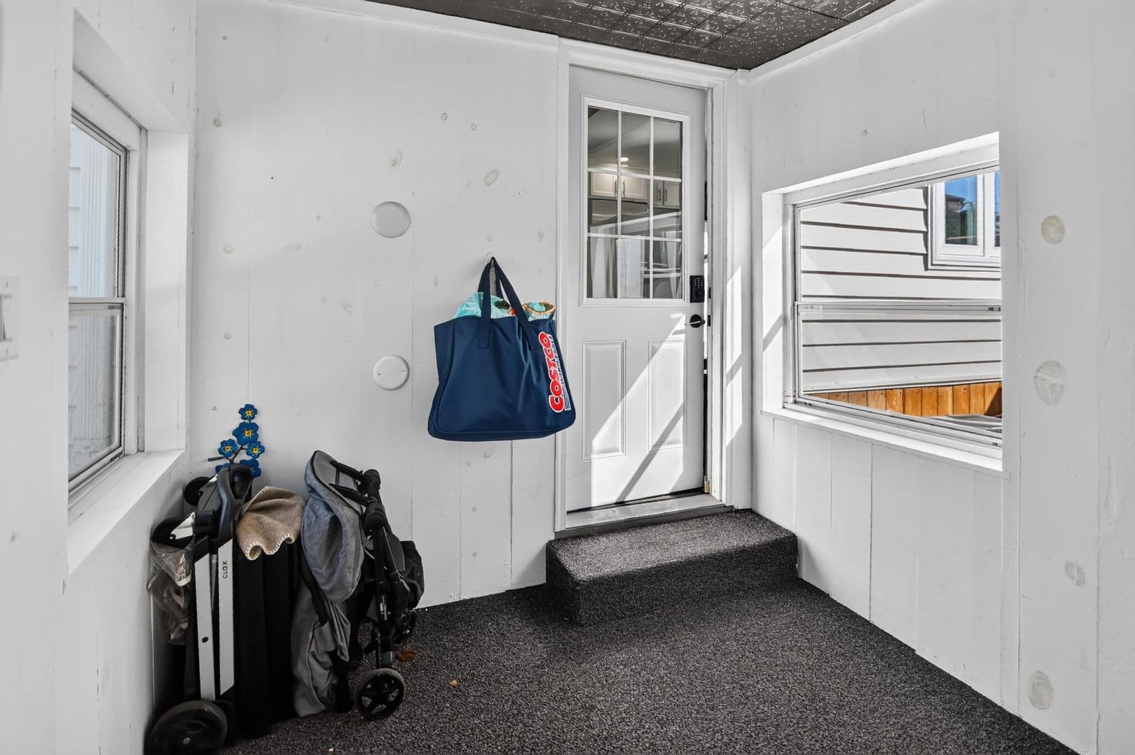 Verona House: 211 N Shuman St