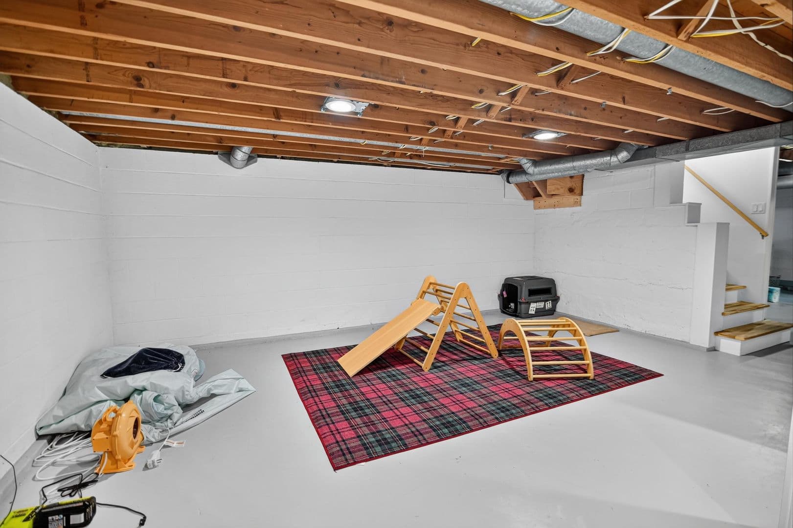 Verona House: 211 N Shuman St
