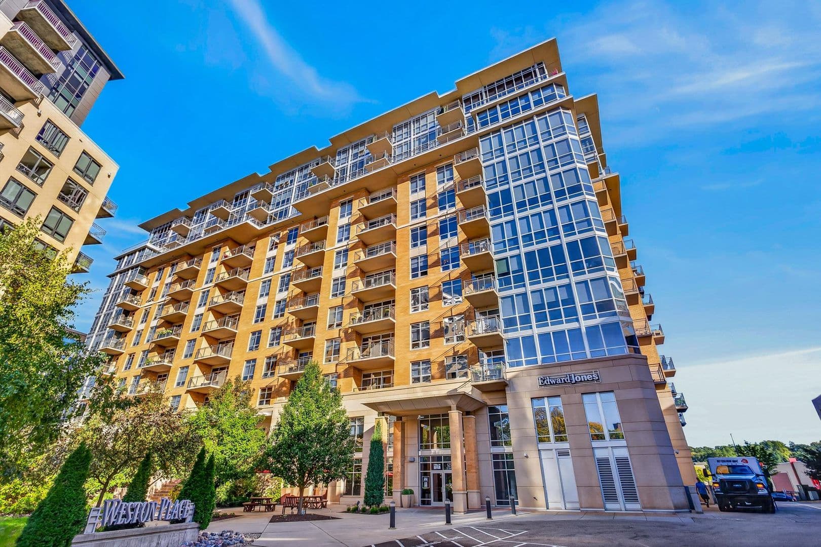 Madison Condo: 625 N Segoe Rd