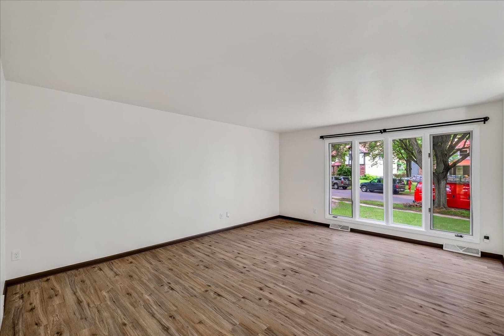 Madison Apartment: 6517-6519 Tottenham Rd