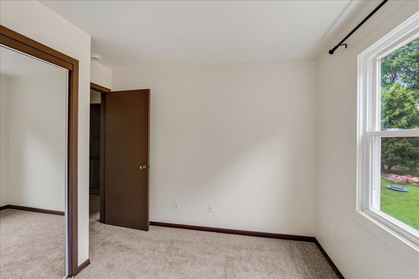 Madison Apartment: 6517-6519 Tottenham Rd