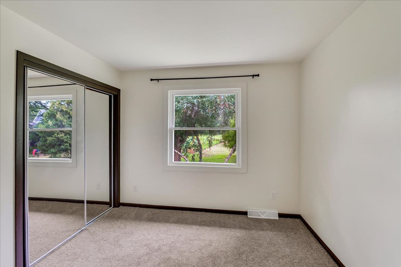 Madison Apartment: 6517-6519 Tottenham Rd