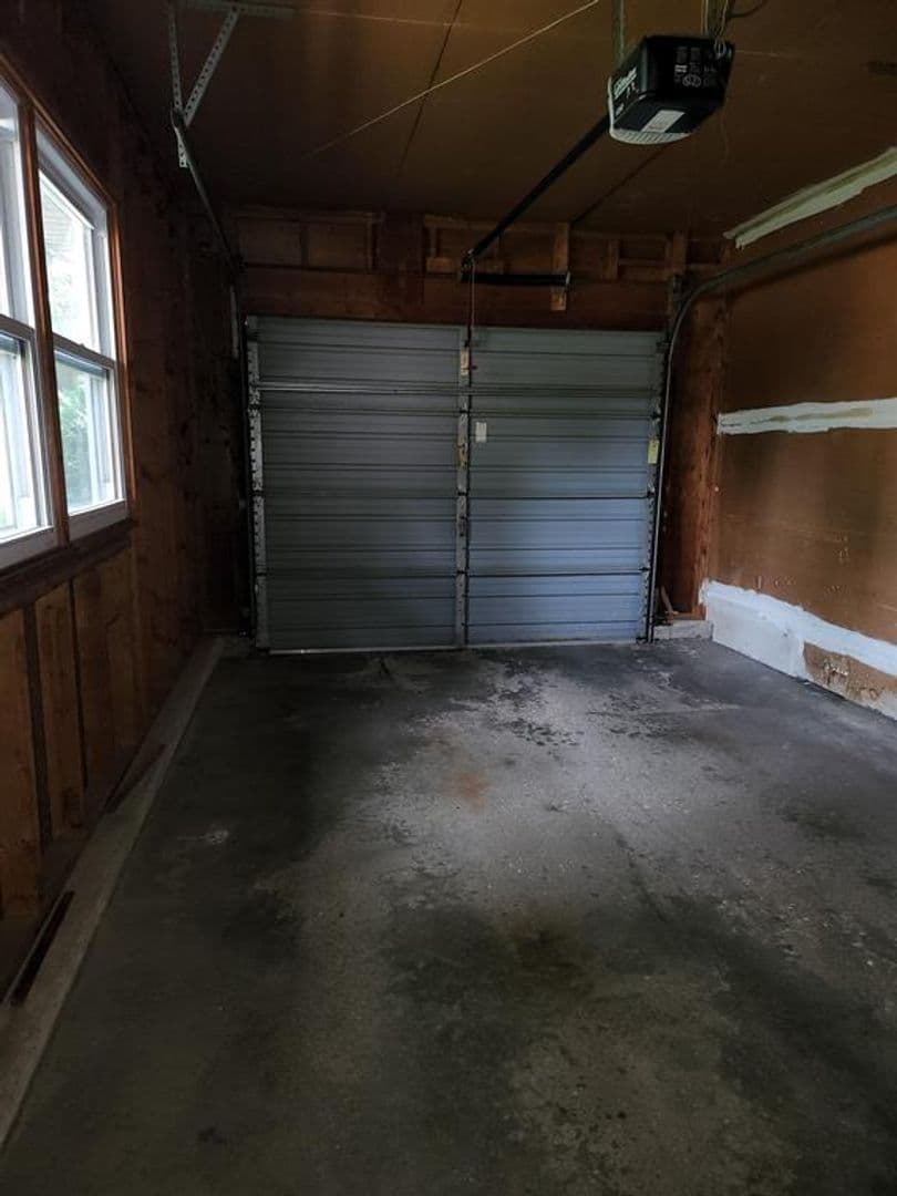 Madison House: 4 La Crescenta Circle