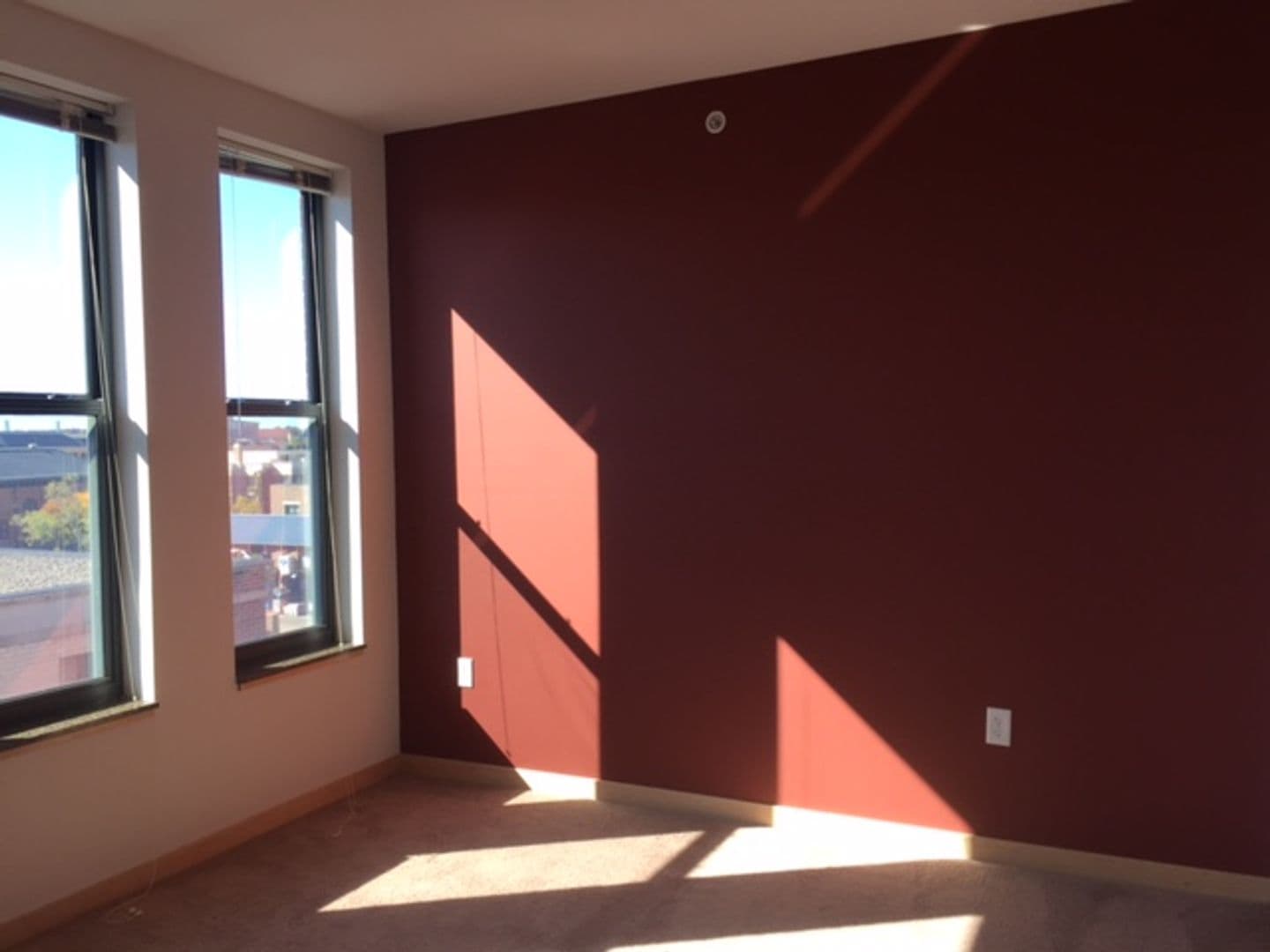 Madison Apartment: 18 S Bedford St