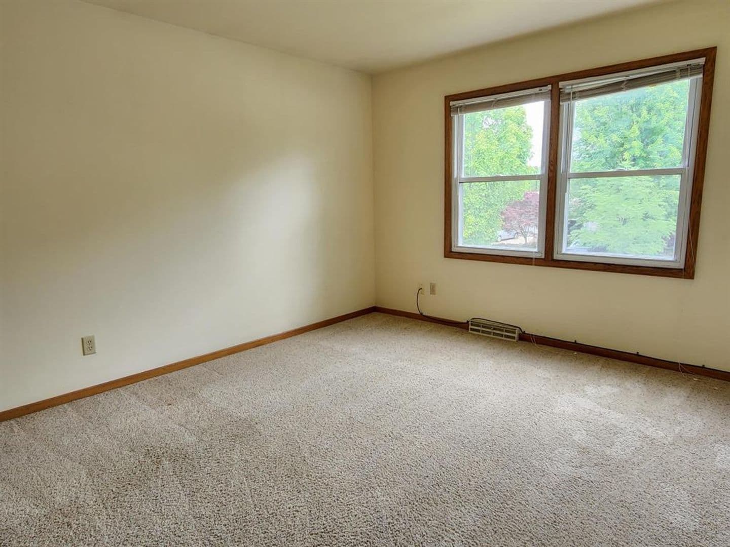 Madison House: 4 La Crescenta Circle