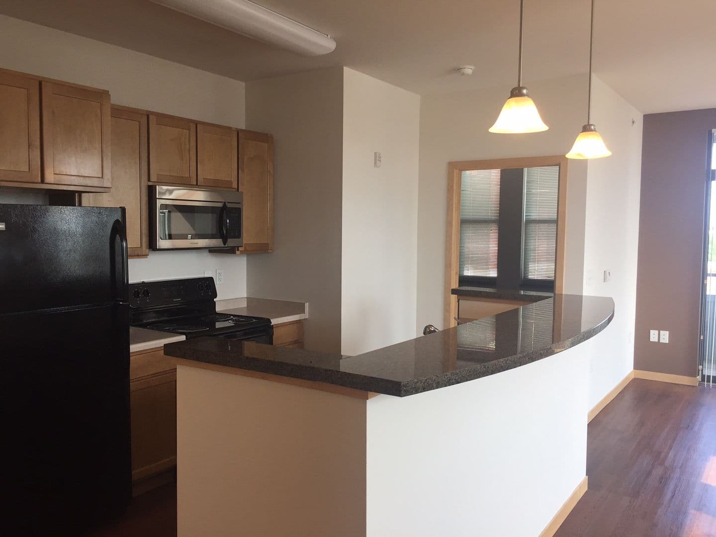 Madison Apartment: 18 S Bedford St