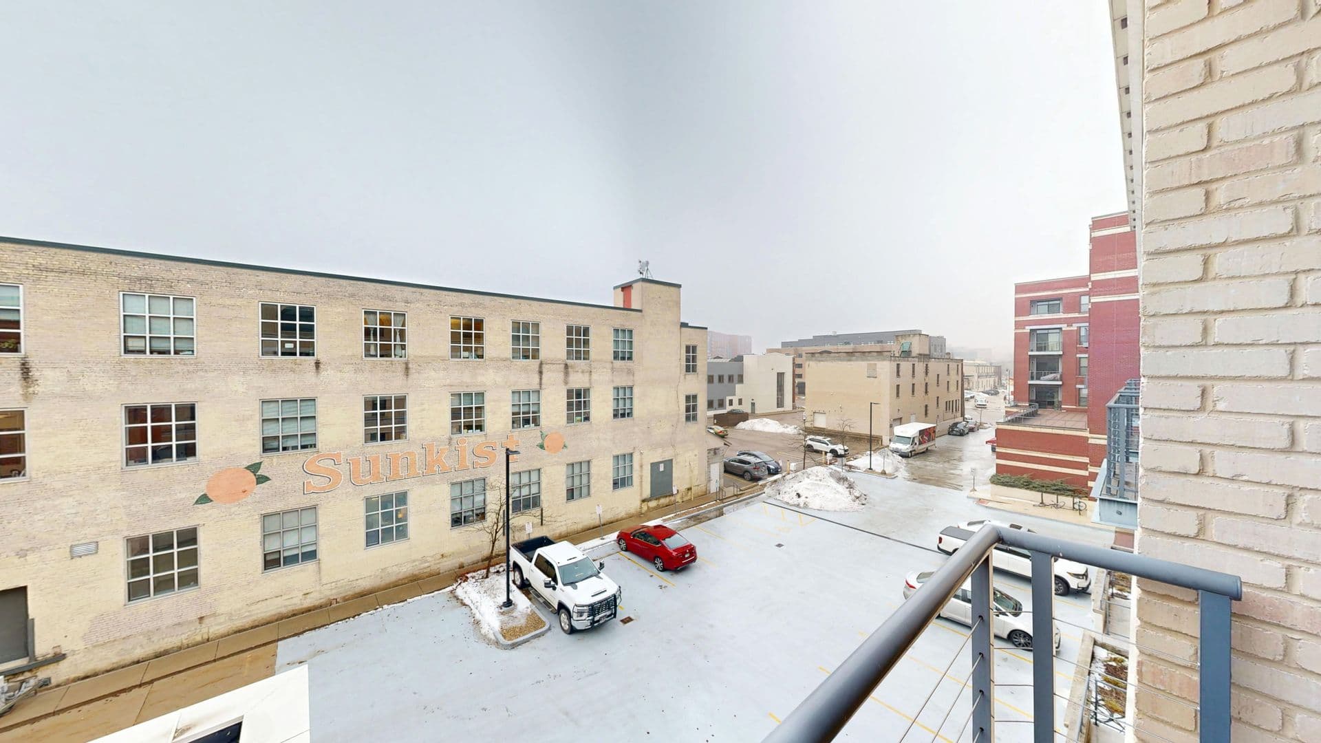 Madison Apartment: 18 S Bedford St