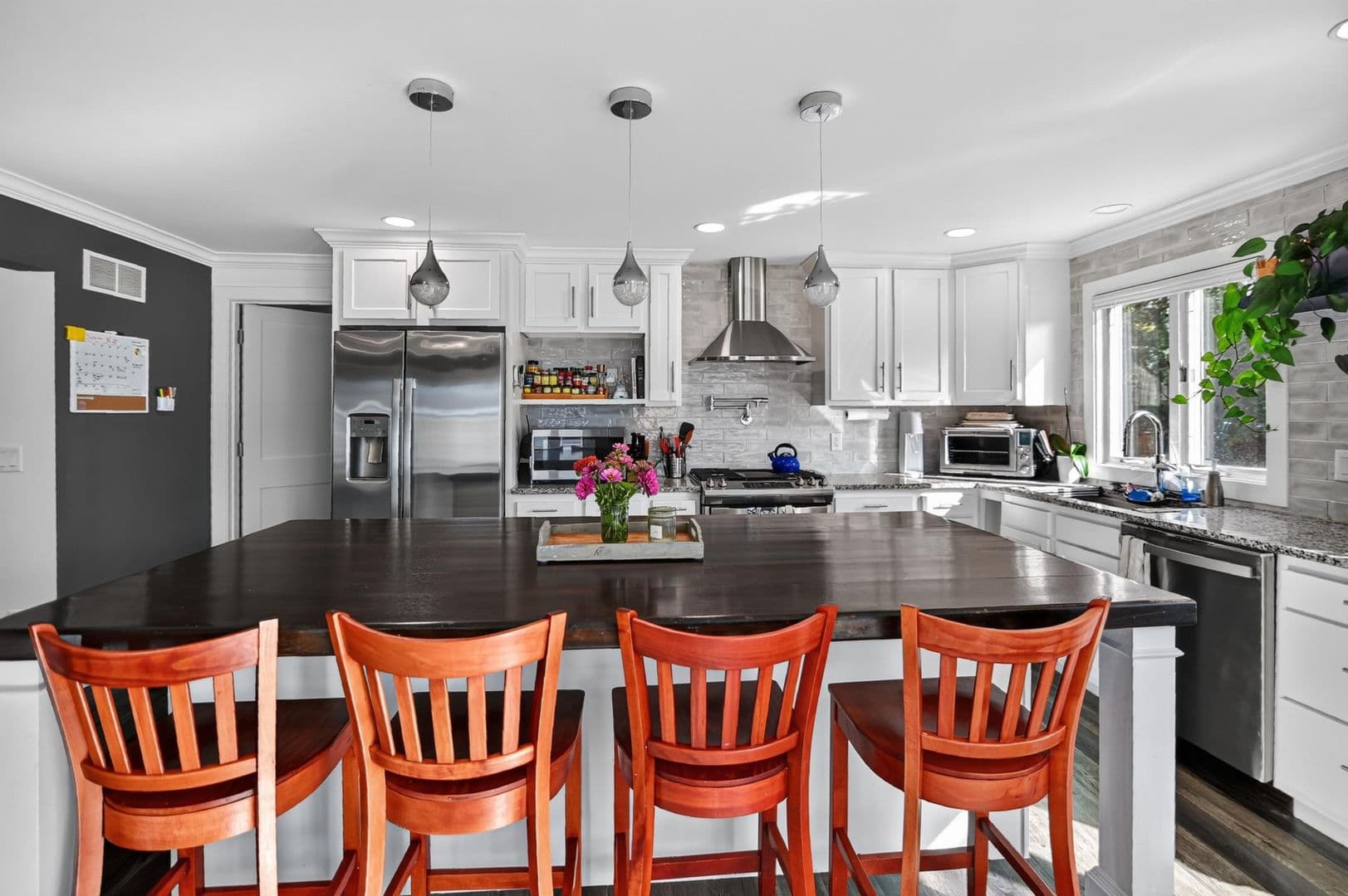 Verona House: 211 N Shuman St