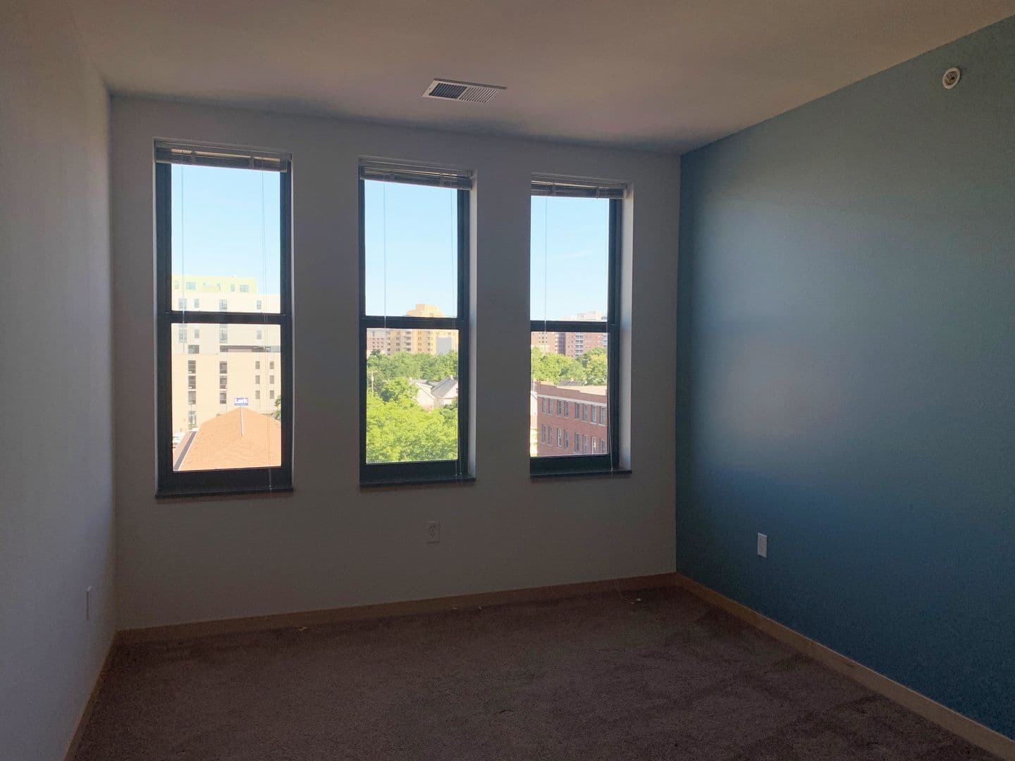 Madison Apartment: 18 S Bedford St