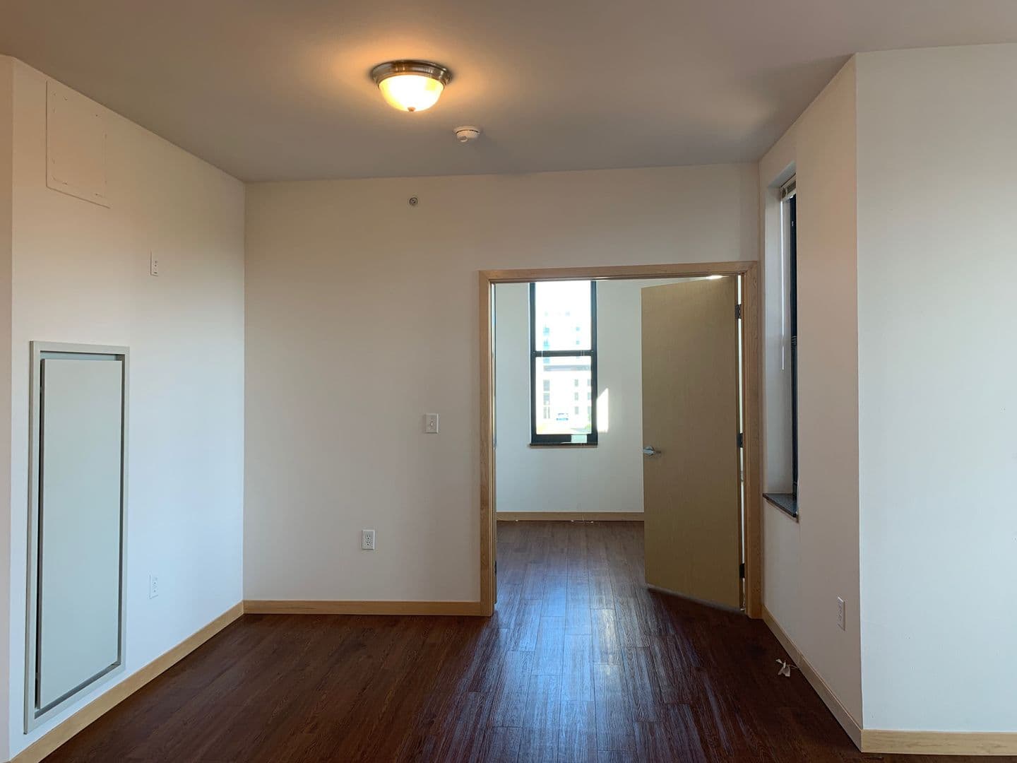 Madison Apartment: 18 S Bedford St