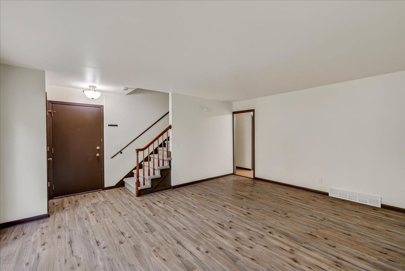 Madison Apartment: 6517-6519 Tottenham Rd