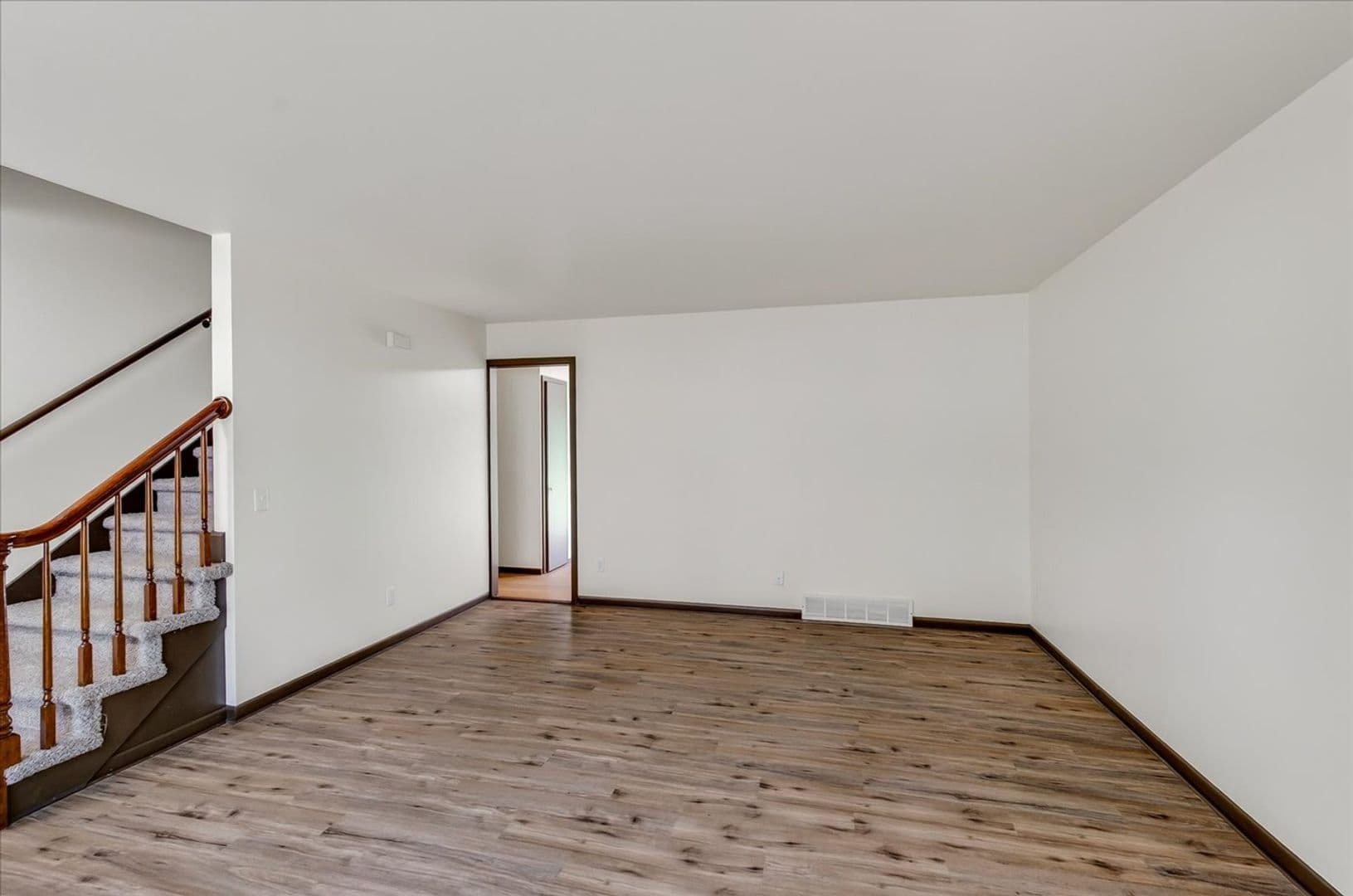 Madison Apartment: 6517-6519 Tottenham Rd