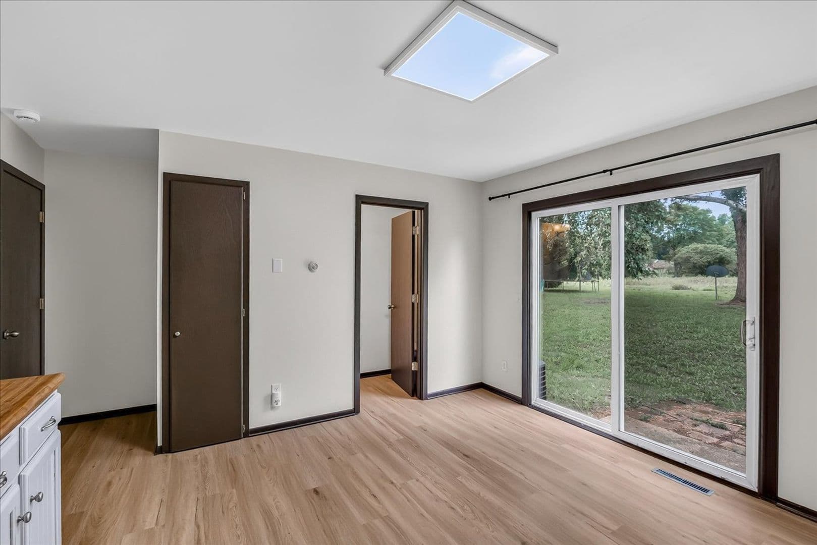 Madison Apartment: 6517-6519 Tottenham Rd