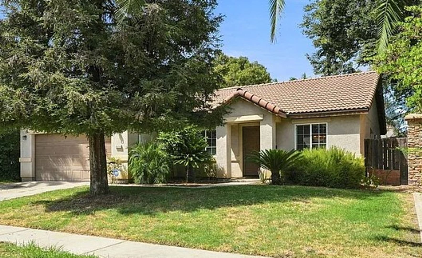 Visalia House: 2630 E. Parkview Ave