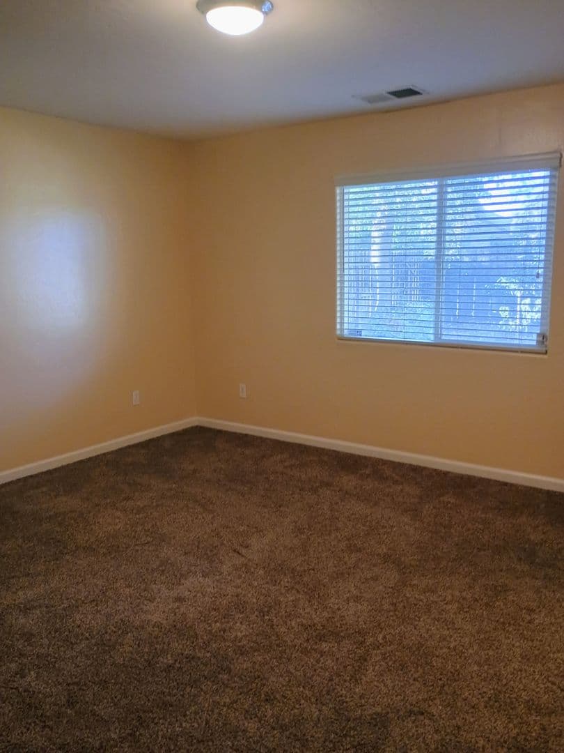 Visalia House: 2630 E. Parkview Ave