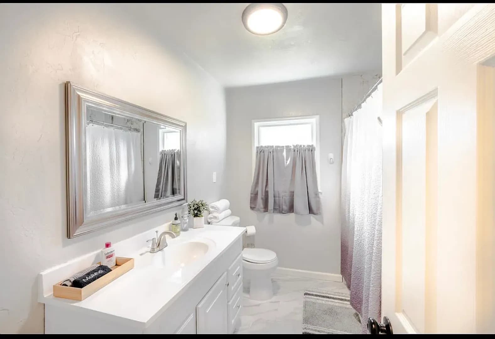 Hanford Apartment: 318 W. Florinda -C