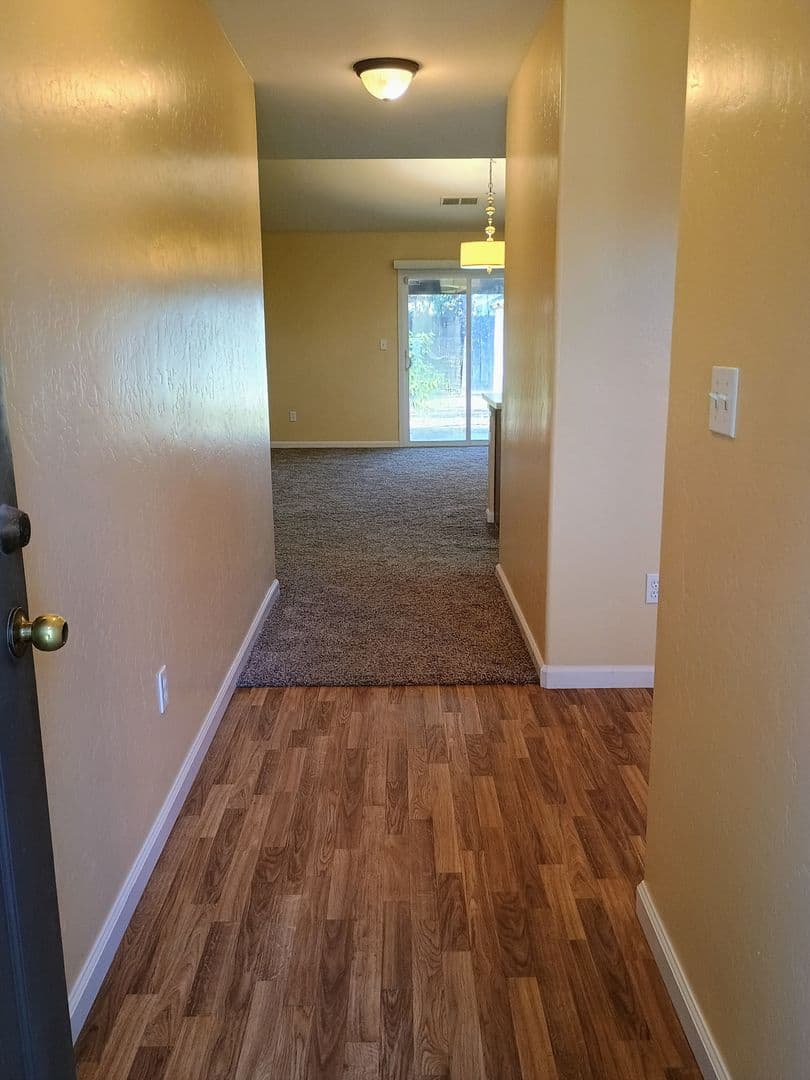 Visalia House: 2630 E. Parkview Ave