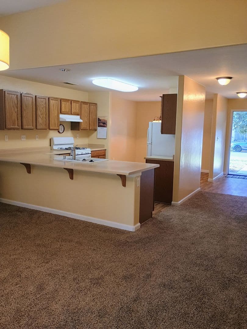 Visalia House: 2630 E. Parkview Ave