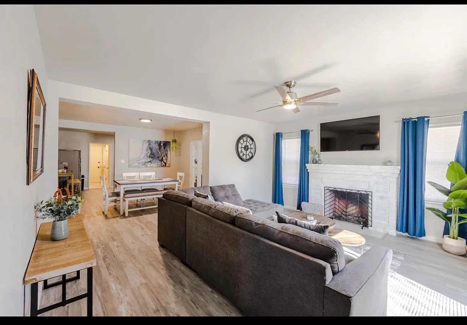Hanford Apartment: 318 W. Florinda -C