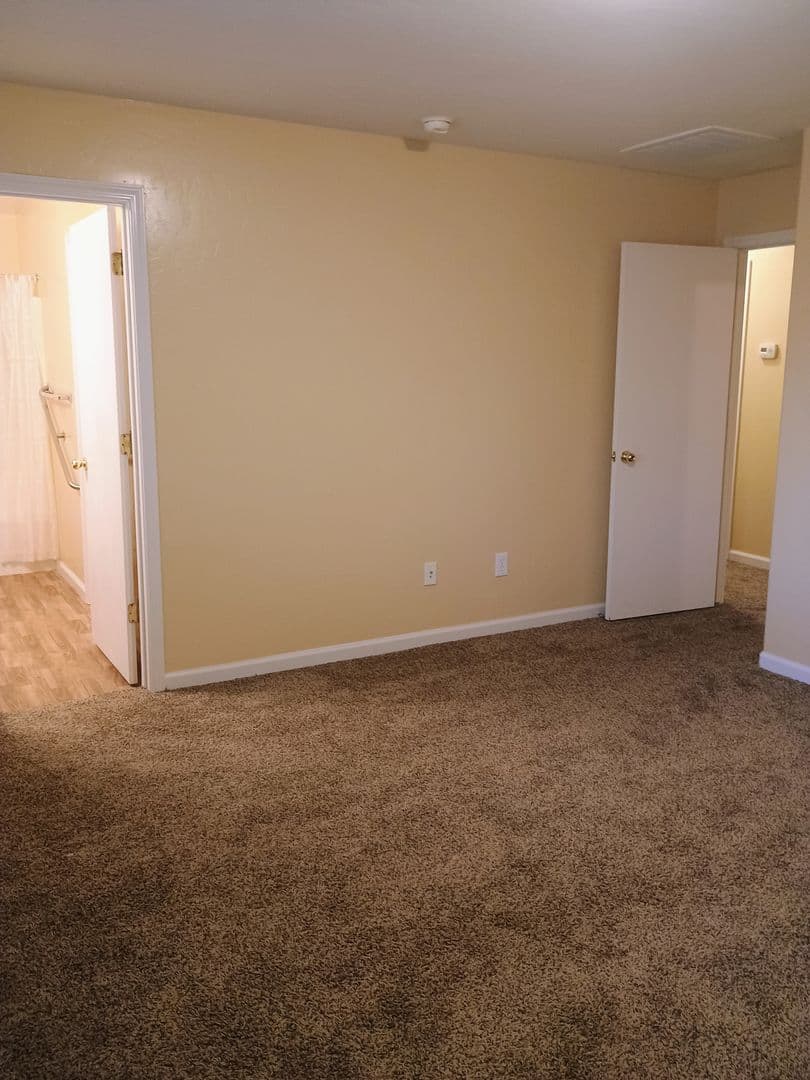 Visalia House: 2630 E. Parkview Ave