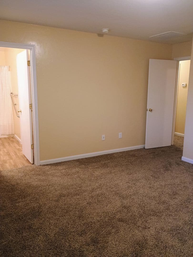 Visalia House: 2630 E. Parkview Ave
