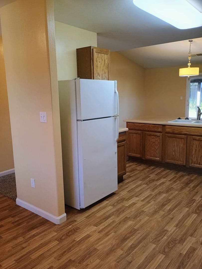 Visalia House: 2630 E. Parkview Ave