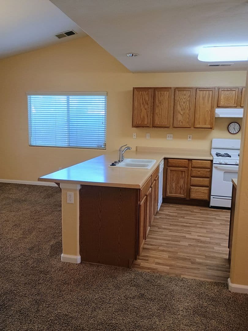 Visalia House: 2630 E. Parkview Ave