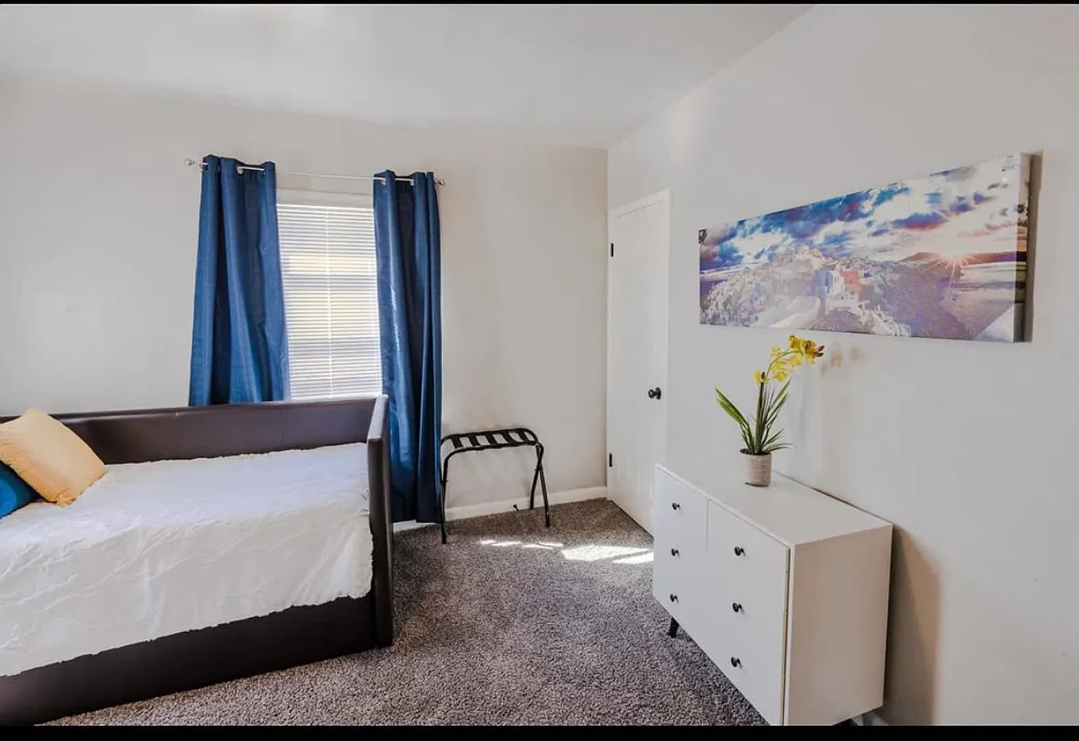 Hanford Apartment: 318 W. Florinda -C