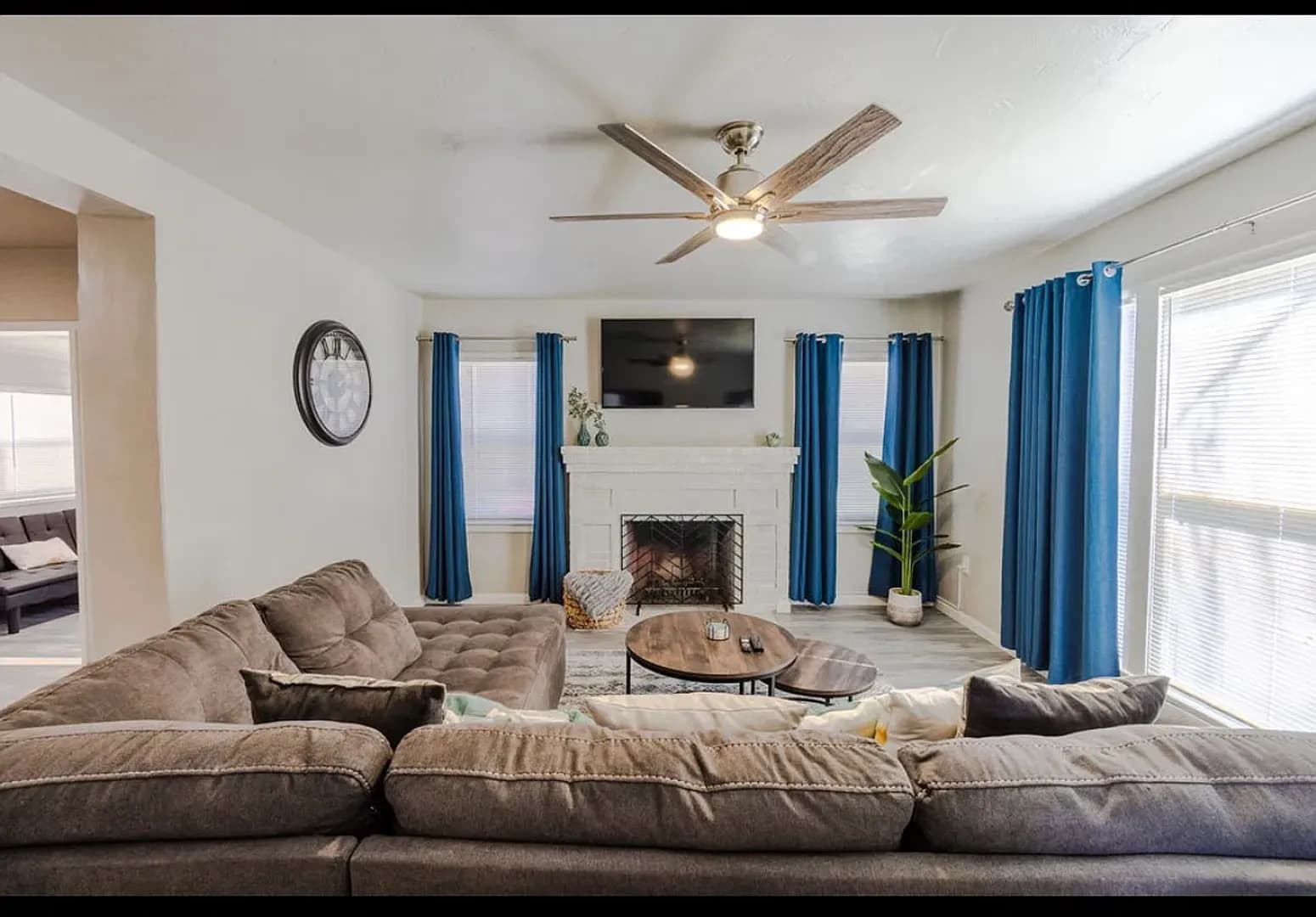 Hanford Apartment: 318 W. Florinda -C