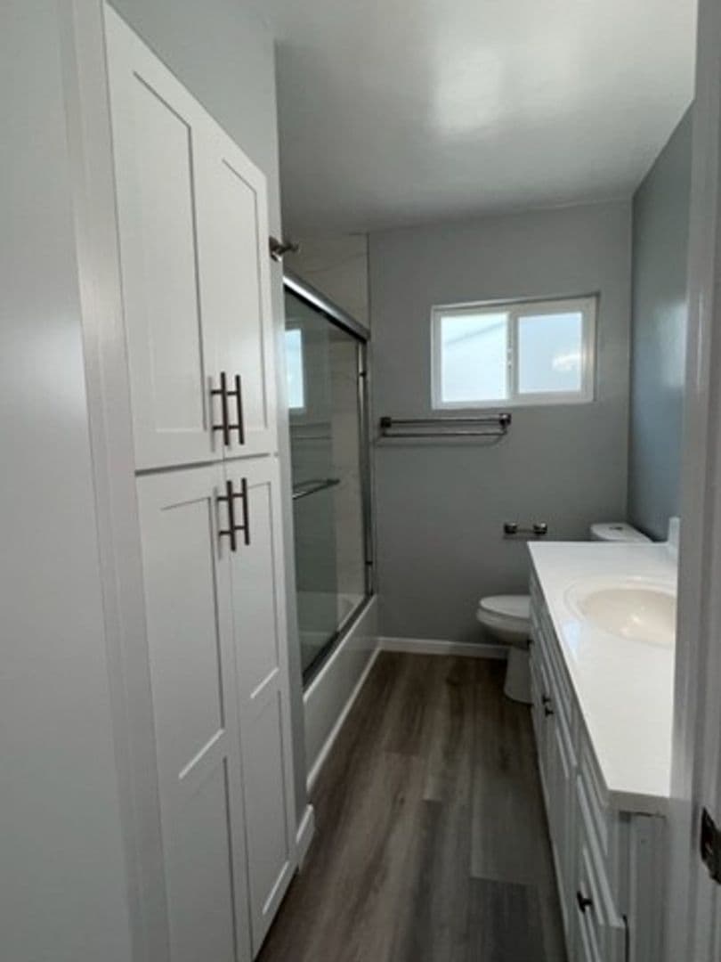 North Hollywood Apartment: 12345 Oxnard St.