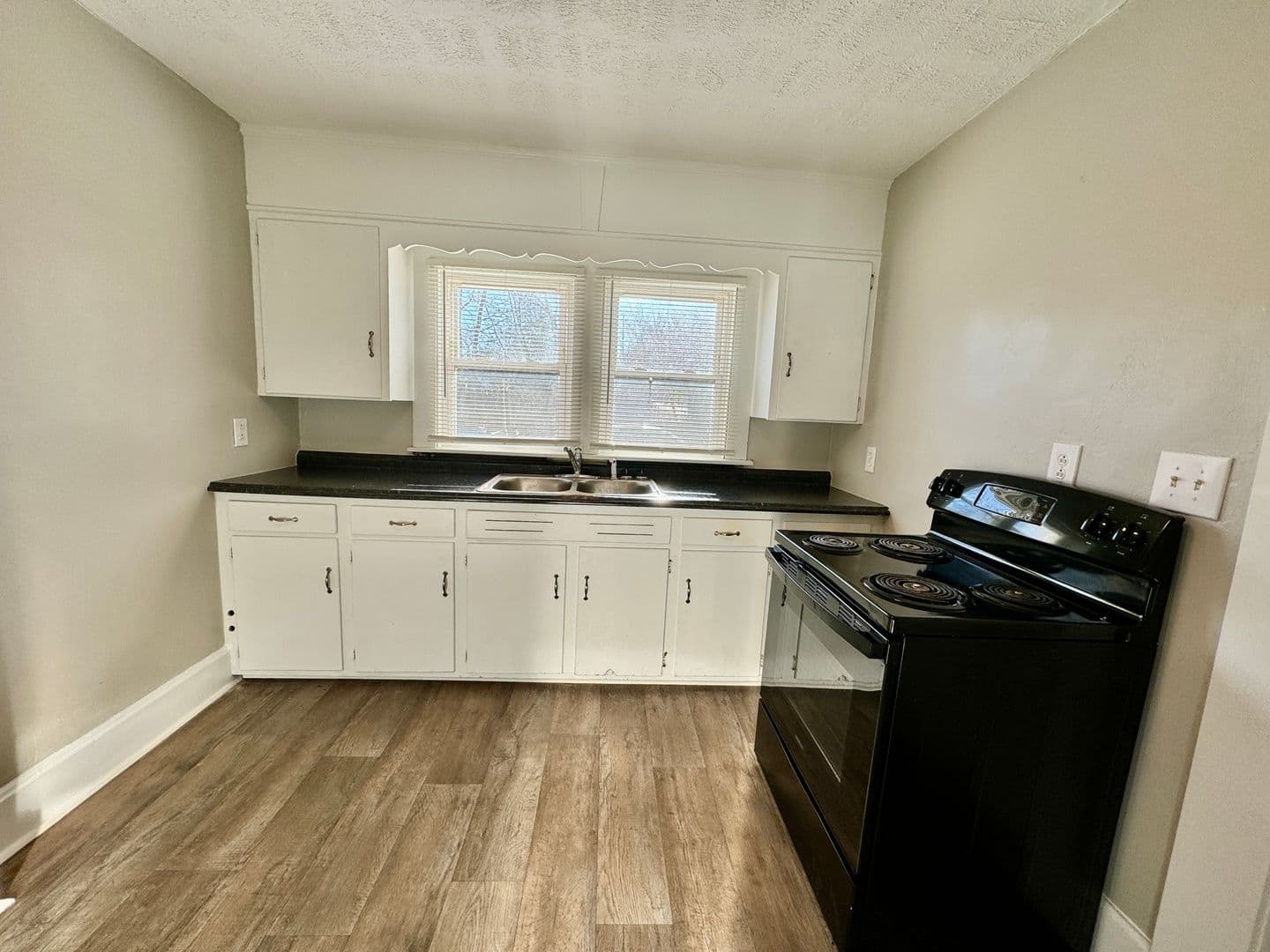 Frankfort Apartment: 103 Swigert Ave