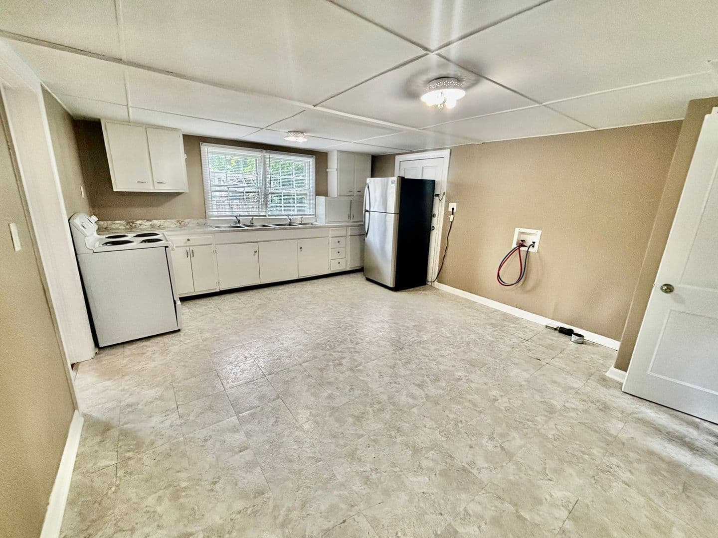 Lexington Apartment: 312 Lincoln Avenue Unit B