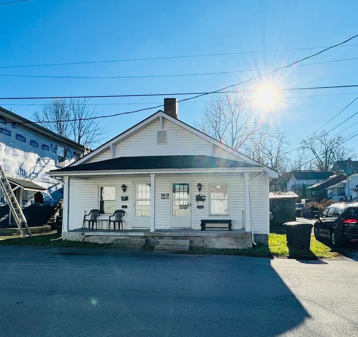 Frankfort Apartment: 103 Swigert Ave
