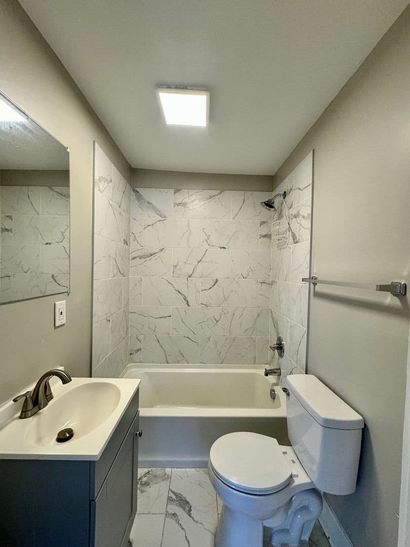 Frankfort Apartment: 103 Swigert Ave