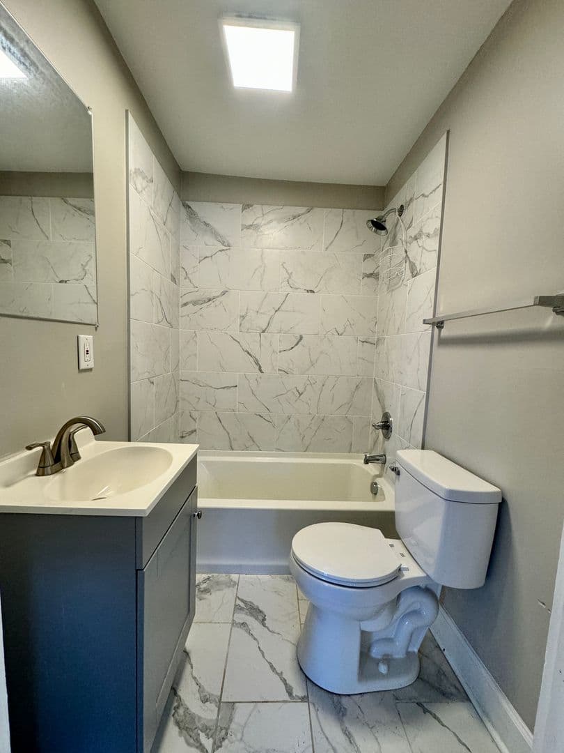 Frankfort Apartment: 103 Swigert Ave