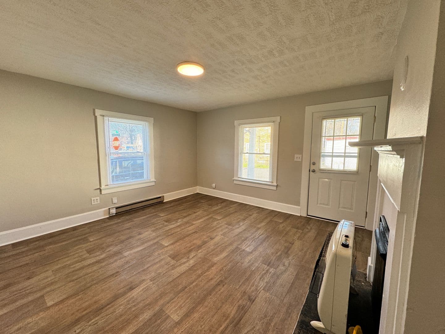 Frankfort Apartment: 103 Swigert Ave