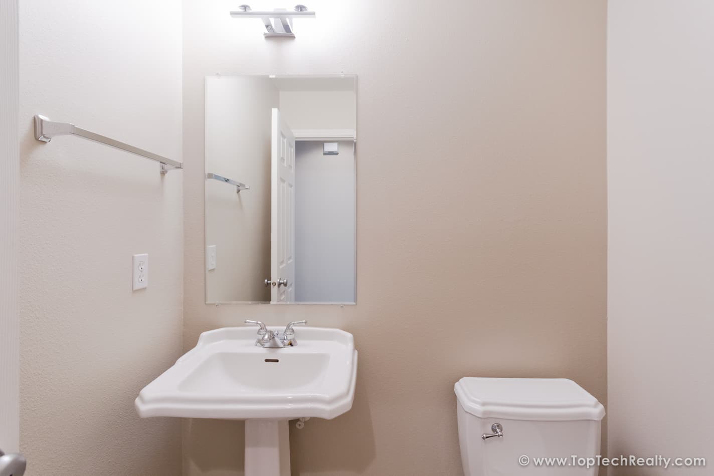Hillsboro House: 502 NE 64th Court