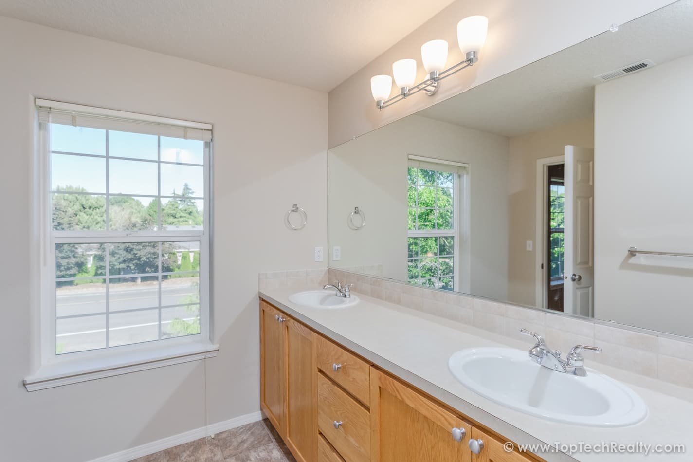 Hillsboro House: 502 NE 64th Court