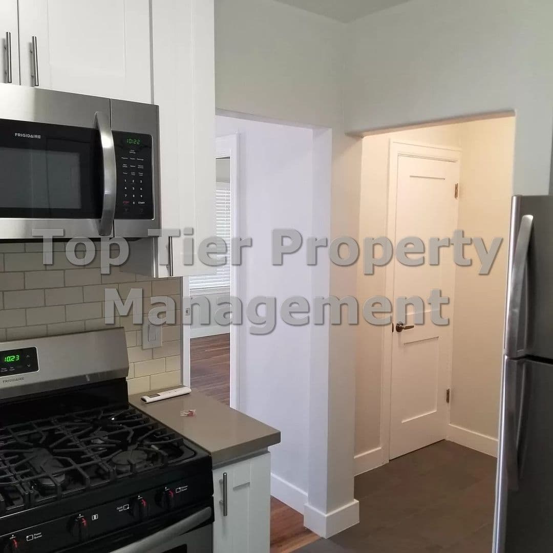 San Diego Condo: 2943 Kalmia Street