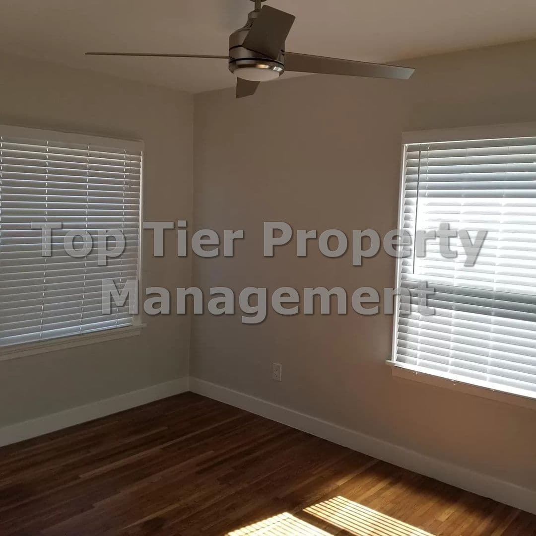 San Diego Condo: 2943 Kalmia Street
