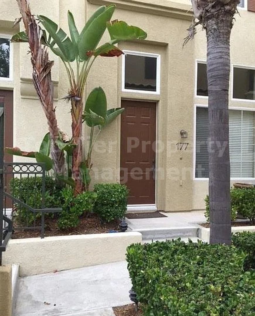 San Diego Townhome: 3706 Mykonos Lane #177