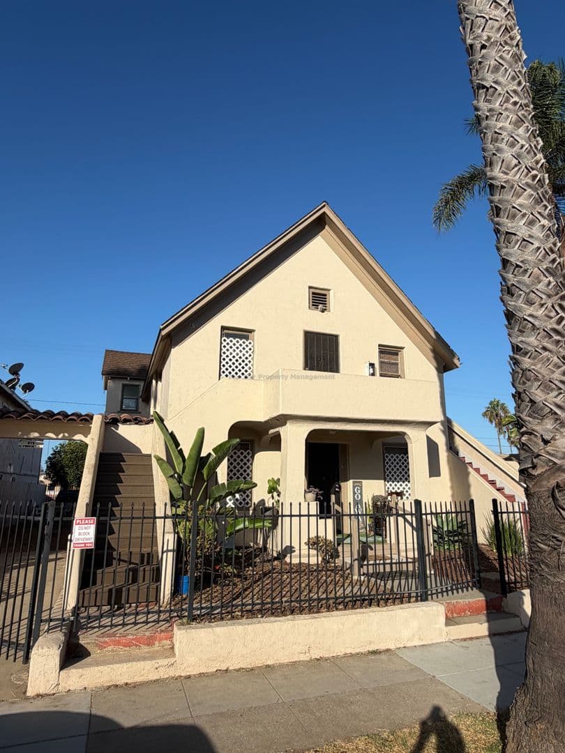 Oceanside House: 615 1/2 N Freeman