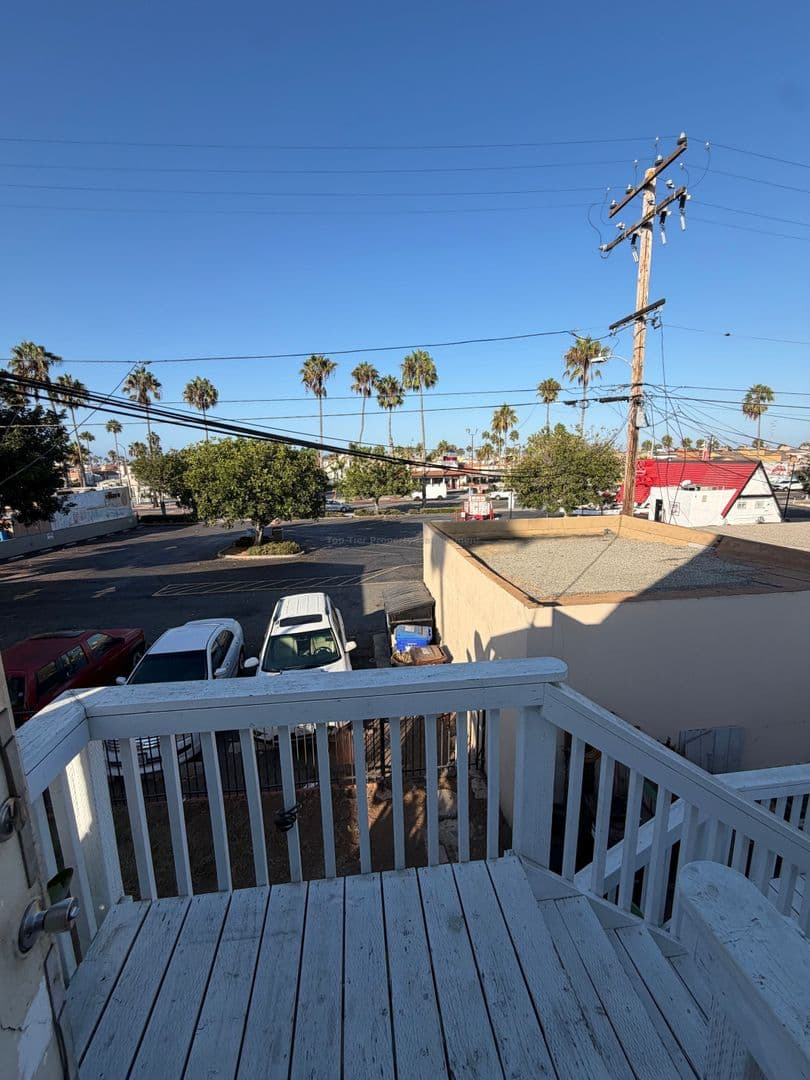 Oceanside House: 615 1/2 N Freeman