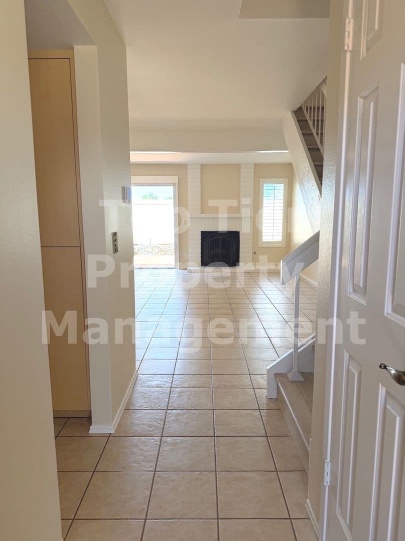 Carlsbad Townhome: 6811 Alderwood Drive