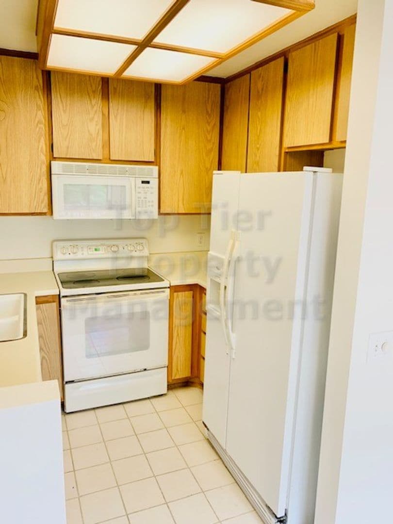 San Diego House: 4015 Porte La Paz Unit 135