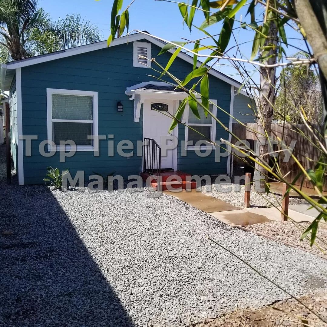 San Diego Condo: 2943 Kalmia Street