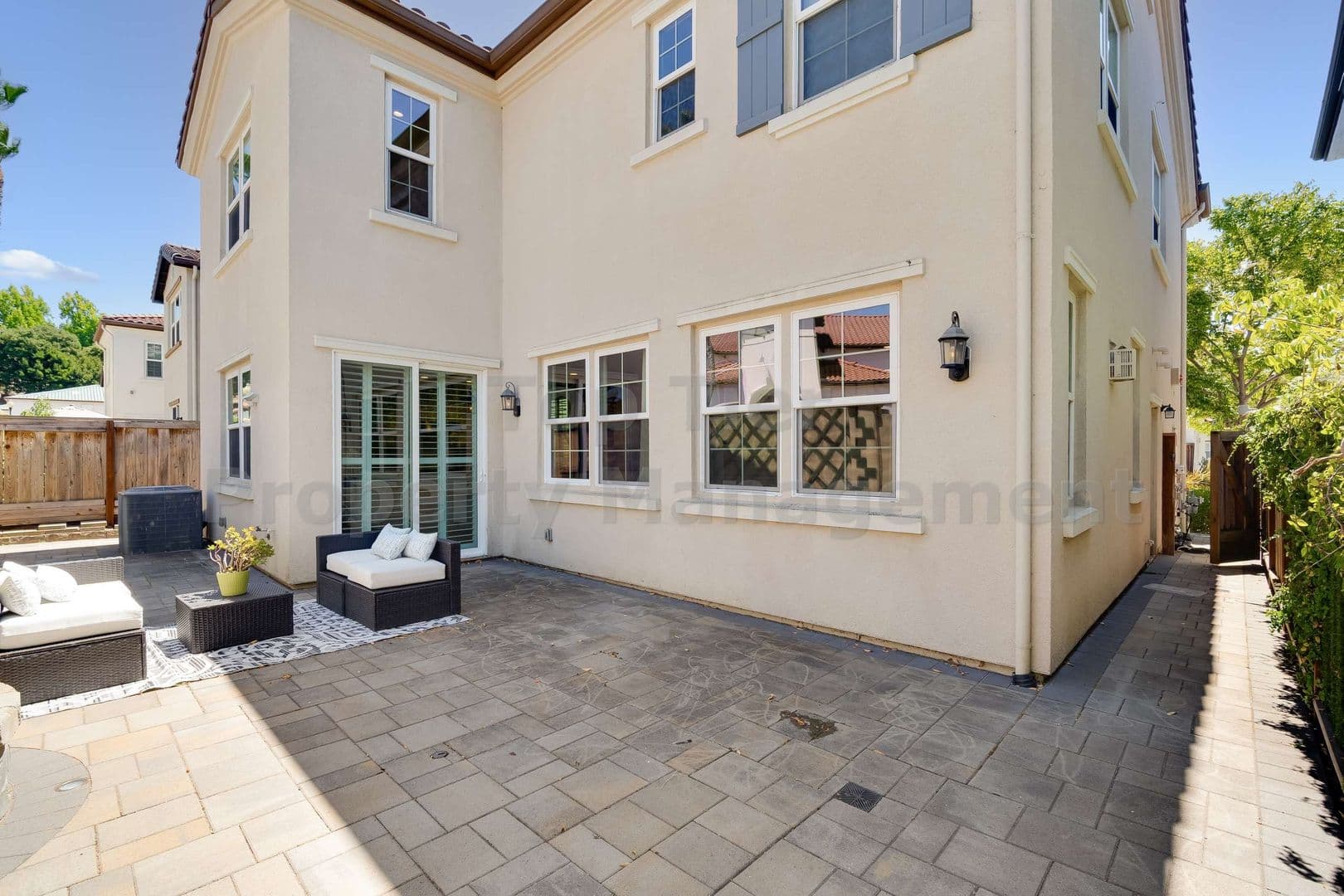Moraga House: 3 Kendall Circle