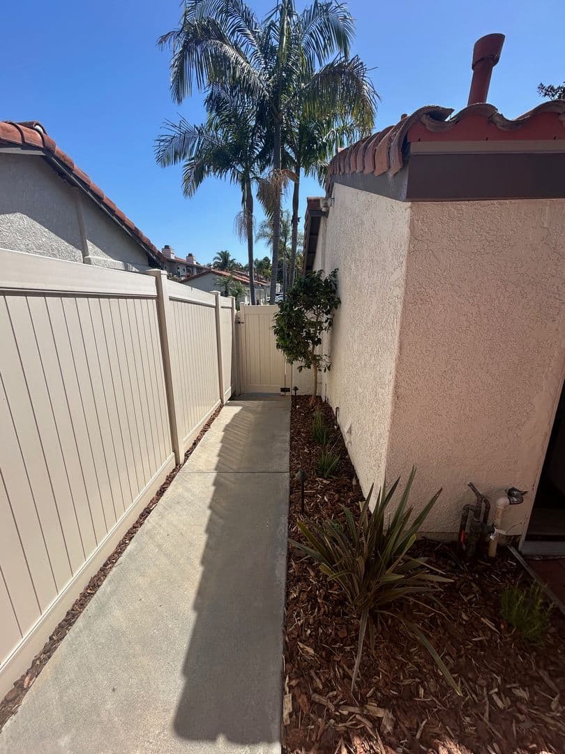 Carlsbad Townhome: 6811 Alderwood Drive